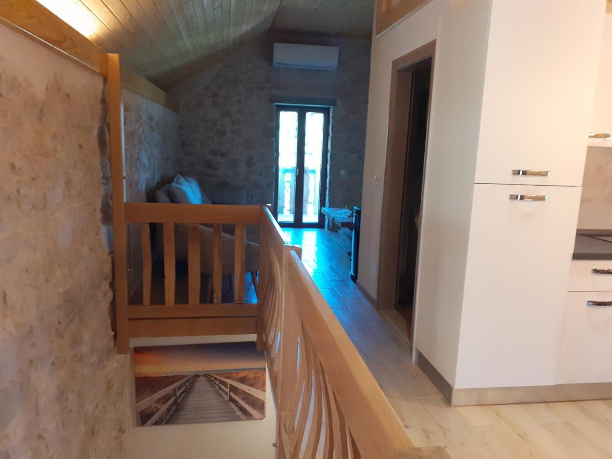 Patakun Holiday Home For 5, With Heated Pool Lecevica Εξωτερικό φωτογραφία