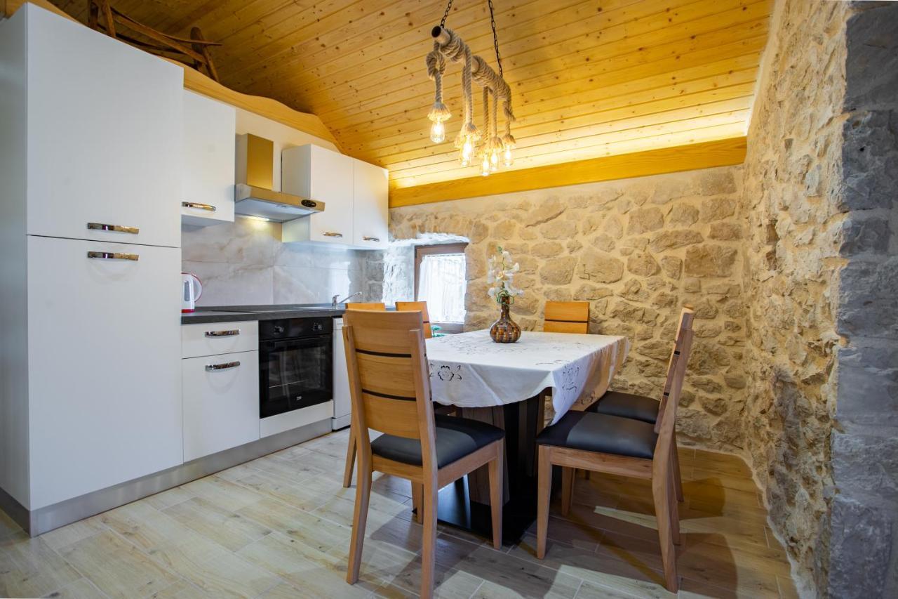 Patakun Holiday Home For 5, With Heated Pool Lecevica Εξωτερικό φωτογραφία