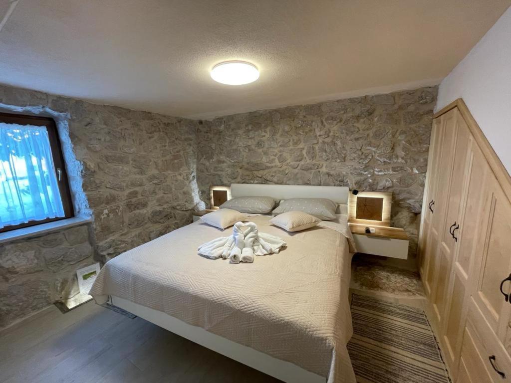 Patakun Holiday Home For 5, With Heated Pool Lecevica Εξωτερικό φωτογραφία