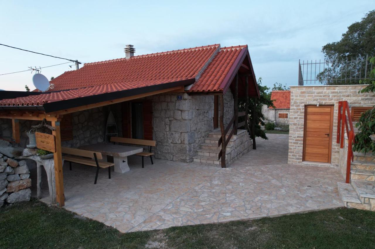Patakun Holiday Home For 5, With Heated Pool Lecevica Εξωτερικό φωτογραφία