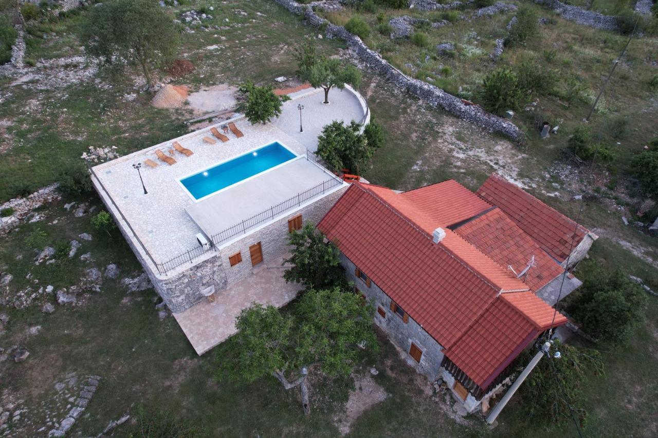 Patakun Holiday Home For 5, With Heated Pool Lecevica Εξωτερικό φωτογραφία