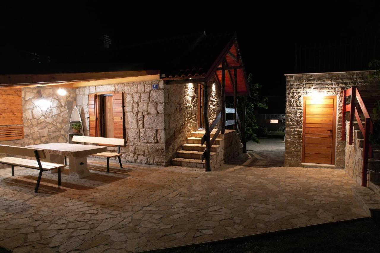 Patakun Holiday Home For 5, With Heated Pool Lecevica Εξωτερικό φωτογραφία